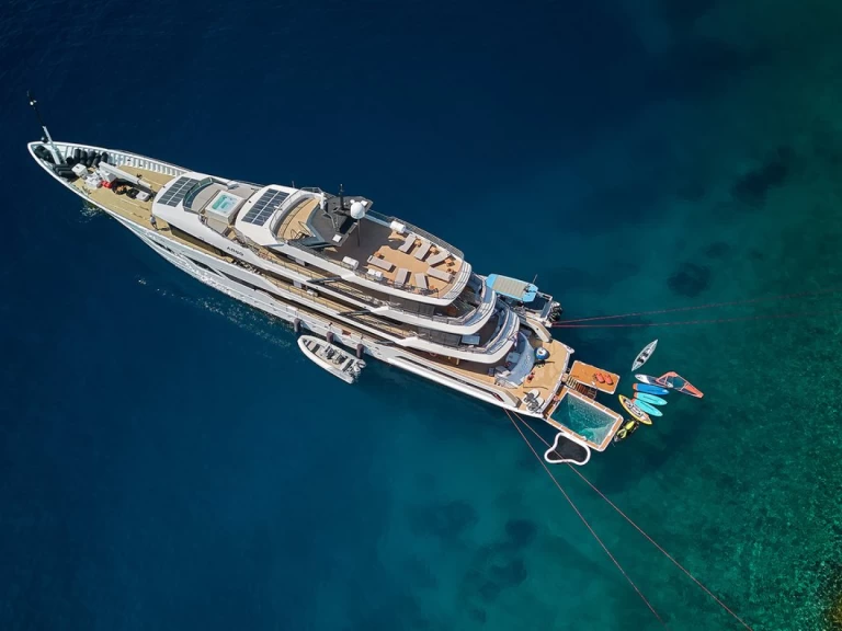 Hire Luxury Yacht Custom Made with a boat licence