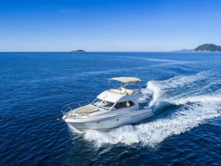 Luxury Yacht hire in Split - Jeanneau Prestige 36