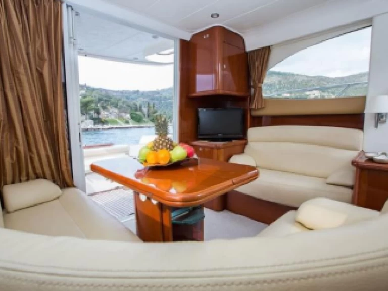 Charter a Jeanneau Prestige 36 in Split on Samboat
