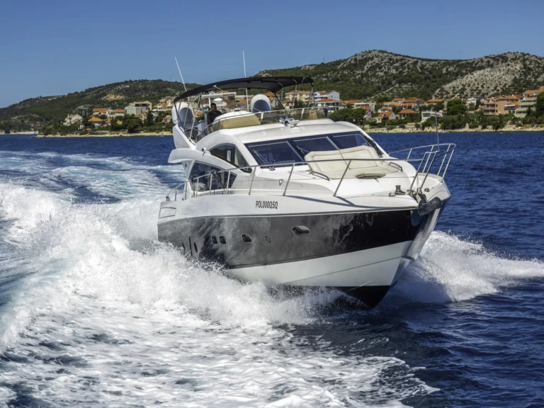 Luxury Yacht to hire Trogir at the best price