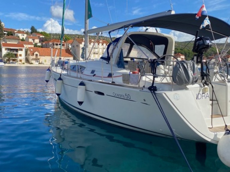 Sailboat hire in Marina Milna Kanarija - Bénéteau Oceanis 50 Family