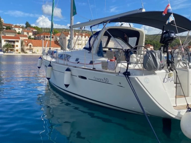 Sailboat hire in Marina Milna Kanarija - Bénéteau Oceanis 50 Family