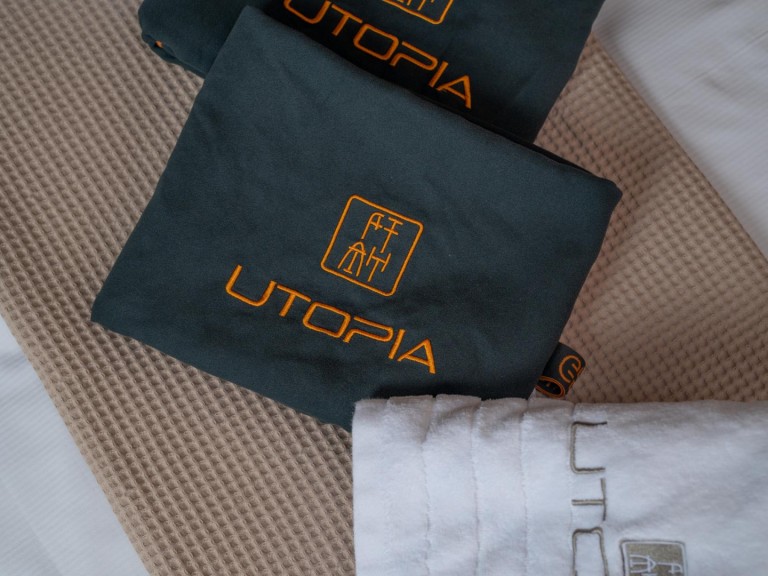 Charter a Lagoon Lagoon 55 in Alimos on Samboat