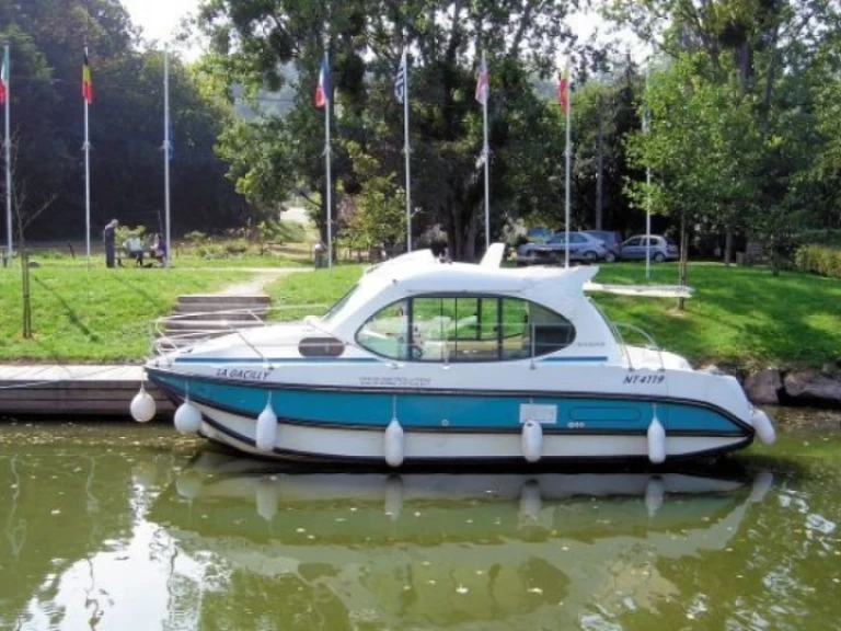 Estivale Duo charter bareboat or skippered in  Sucé-sur-Erdre