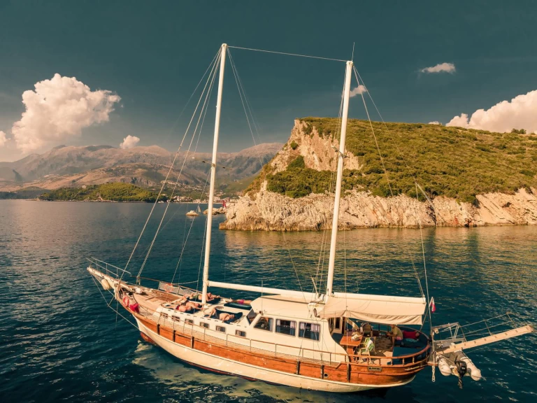 Yacht hire Rrethi i Vlorës cheap Gulet