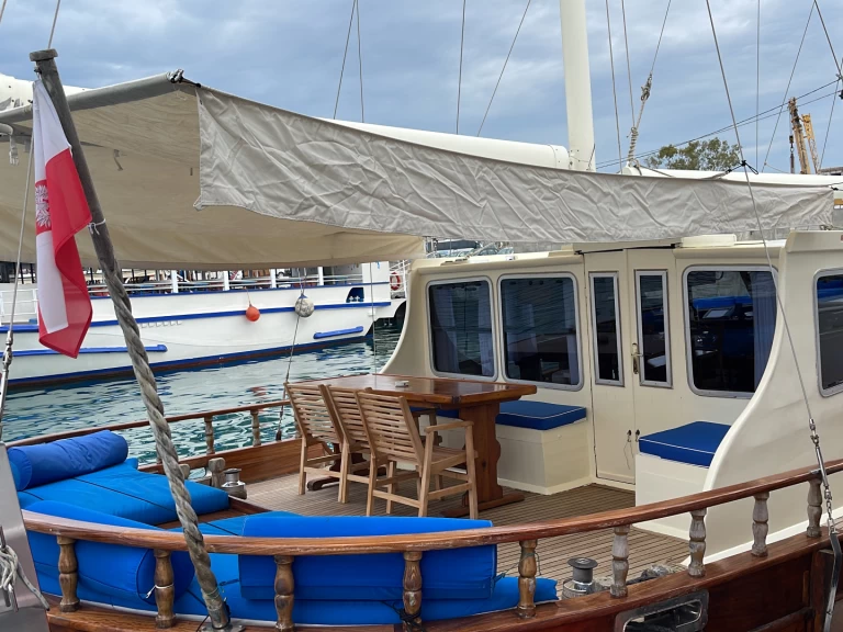 Charter a Custom Made Gulet in Rrethi i Vlorës on Samboat