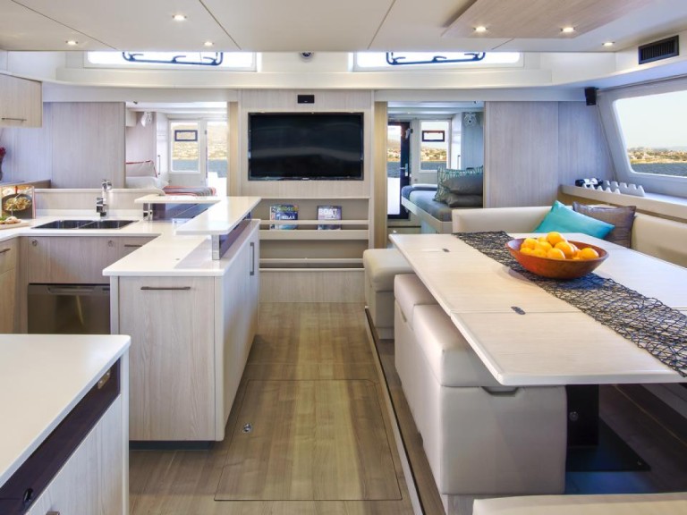 Hire a Leopard Leopard 58 Oyster Pond