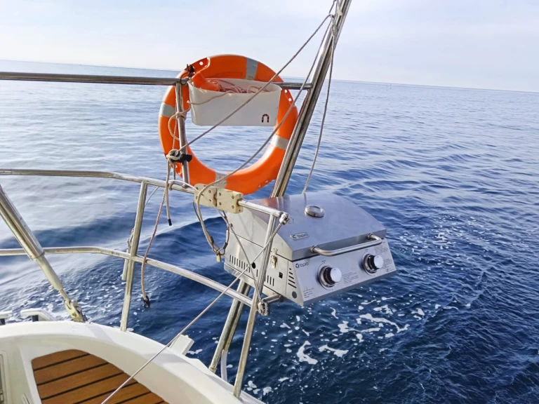 Sailboat to hire Port de Blanes at the best price