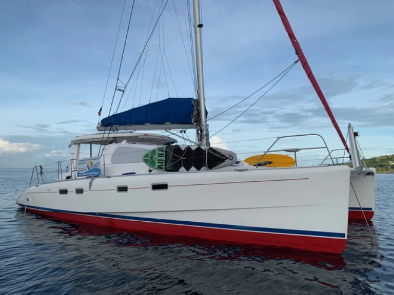 Hire Catamaran Leopard with a boat licence