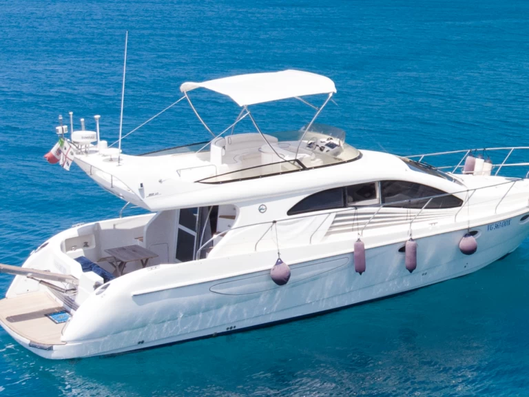 Motorboat to hire Villasimius at the best price