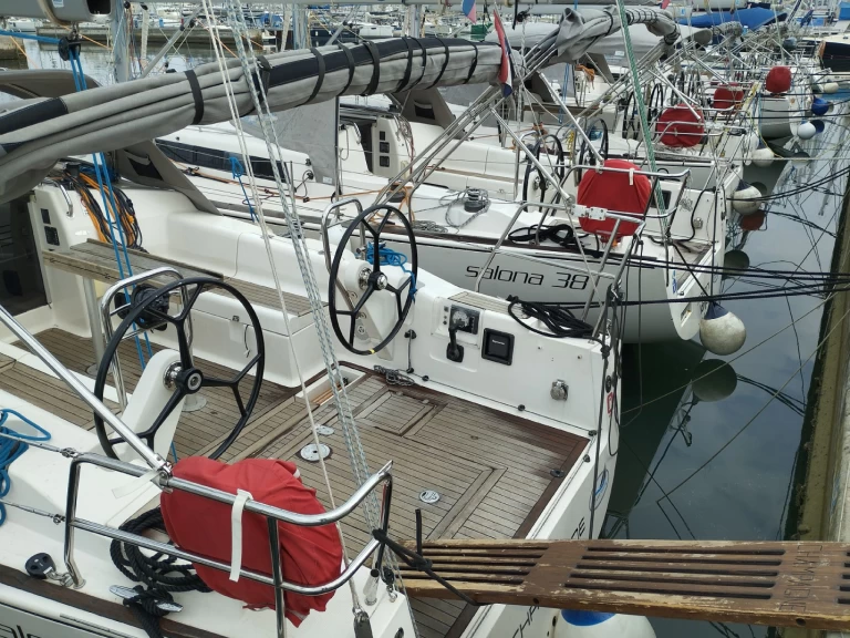 Charter a Salona Salona 38 in Izola on Samboat