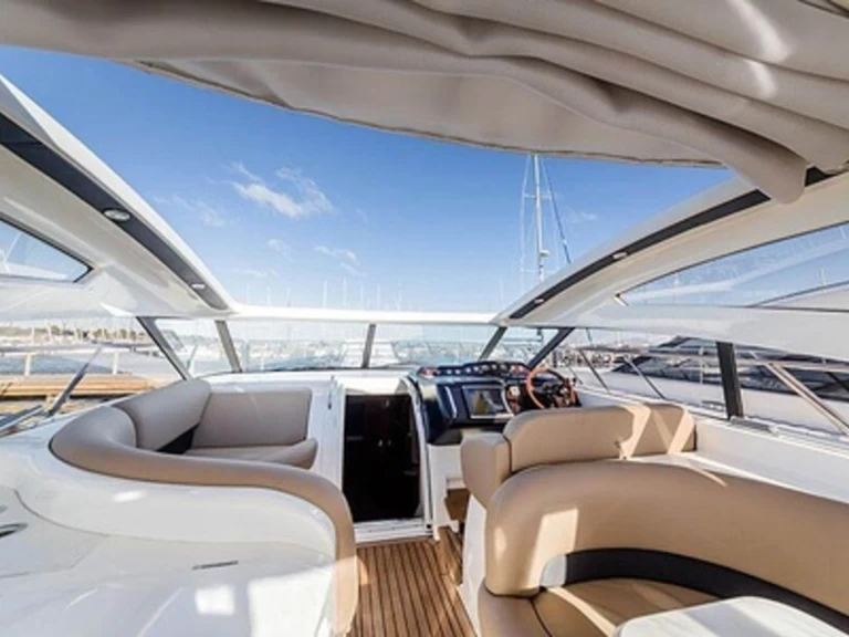 Motorboat hire in Saint-Raphaël - Princess Princess V46