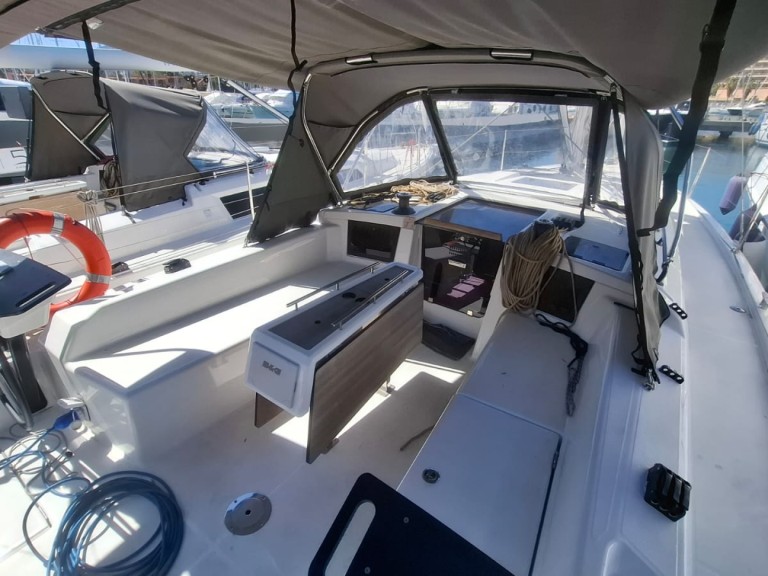 Yacht charter Furnari - Dufour Dufour 37 on SamBoat