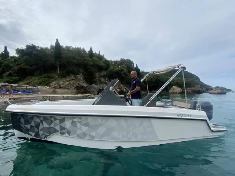 Motorboat to hire Corfu at the best price