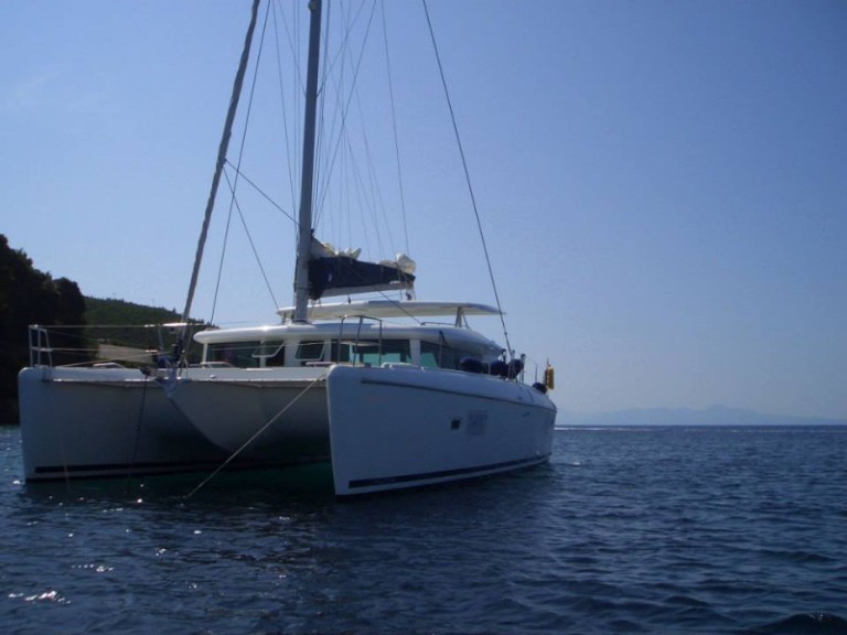 Yacht charter Alimos - Lagoon Lagoon 420 on SamBoat