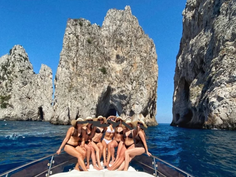 Hire a Darlin Gozzo napoletano veloce  Naples