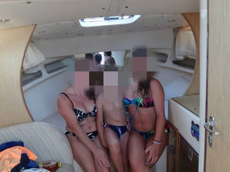 Motorboat hire in Naples - Darlin Gozzo napoletano veloce 