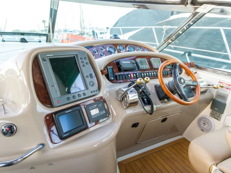 Motorboat to hire Limassol at the best price