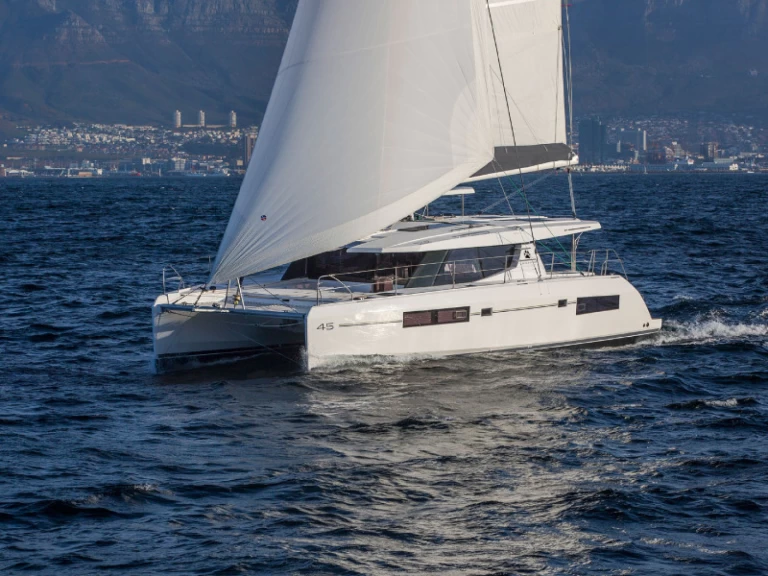 Hire Catamaran with or without skipper Leopard La Paz