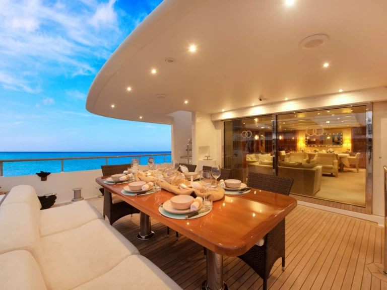 Hire a Moonen BELUGA Cairns