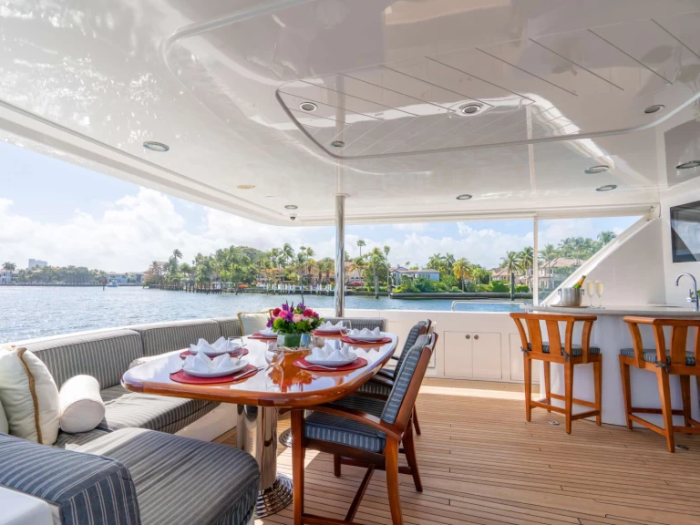 Luxury Yacht to hire Fort Lauderdale at the best price
