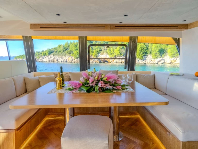 Yacht hire Komolac cheap CLOUD 9