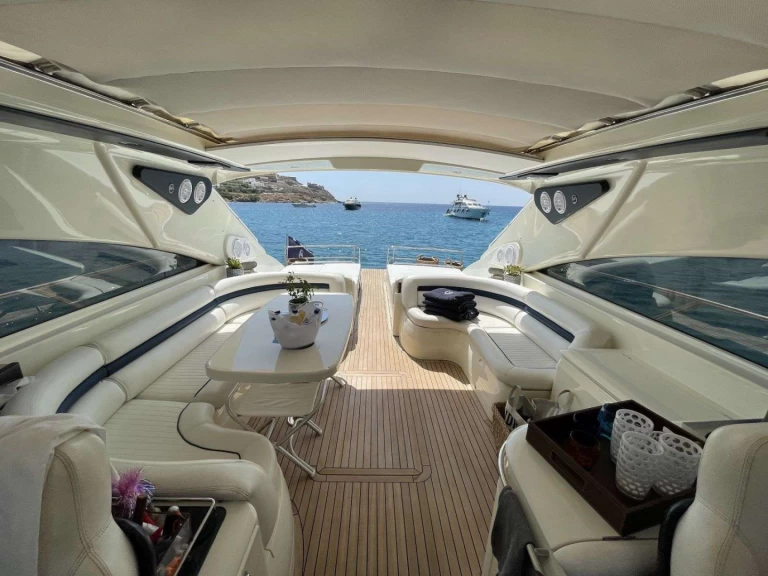 Hire Luxury Yacht Princess, UK with a boat licence