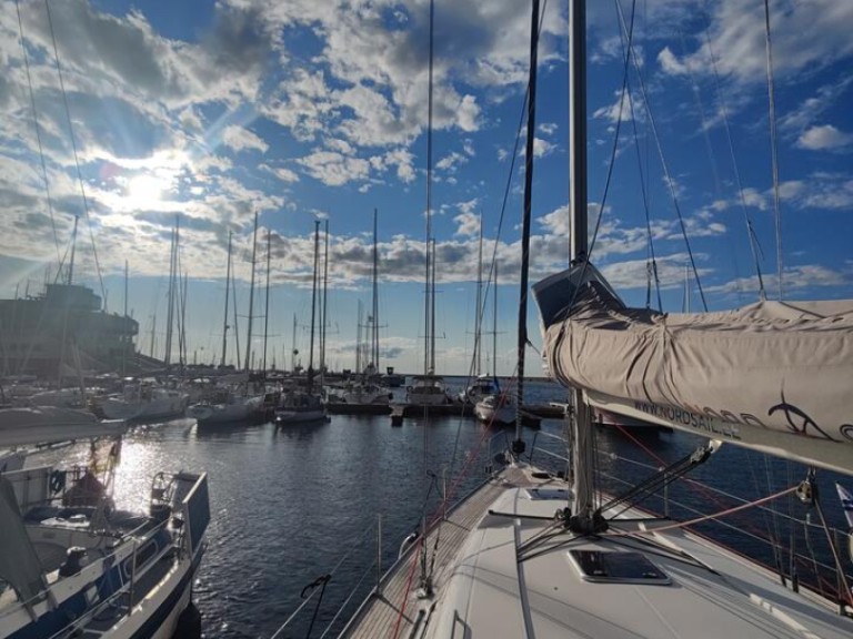 Sailboat to hire Tallinn at the best price