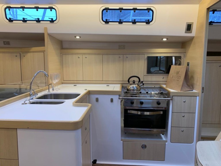 Hire a Delta Yacht Delta 41 Paraty