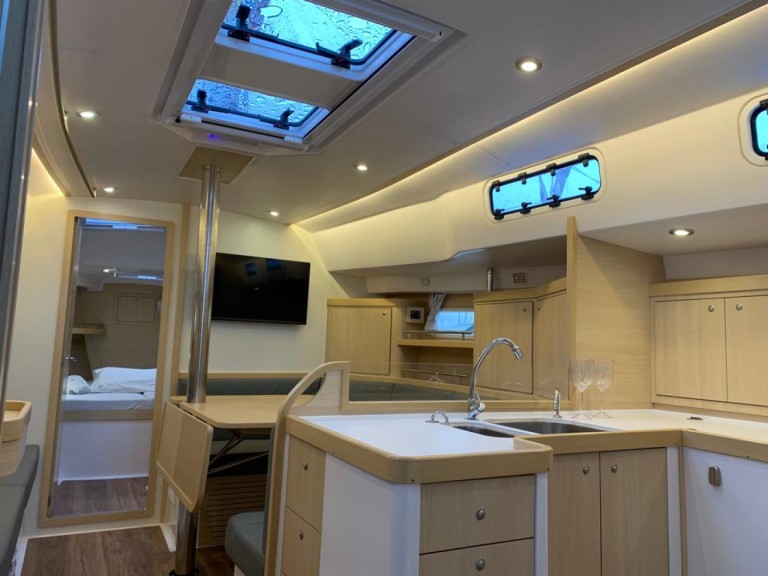 Charter a Delta Yacht Delta 41 in Paraty on Samboat