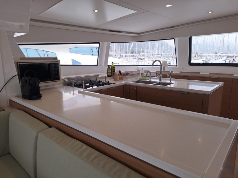 Catamaran to hire Kaštel Gomilica at the best price