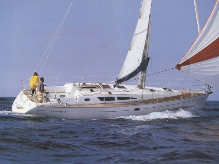 Charter a Jeanneau Sun Odyssey 40 in Port-Haliguen on Samboat