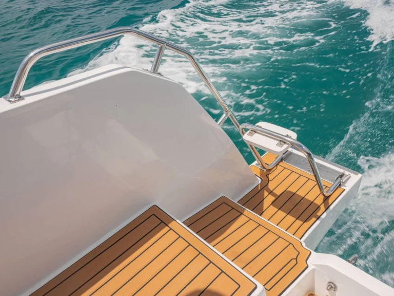 Hire a Custom Speedboat 35' Phuket (City)