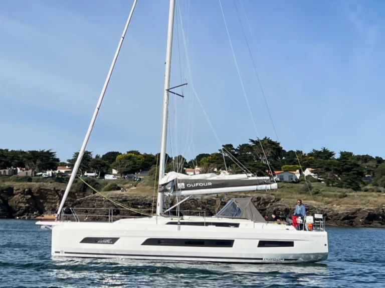 Hire a Dufour Dufour 41 Pornic