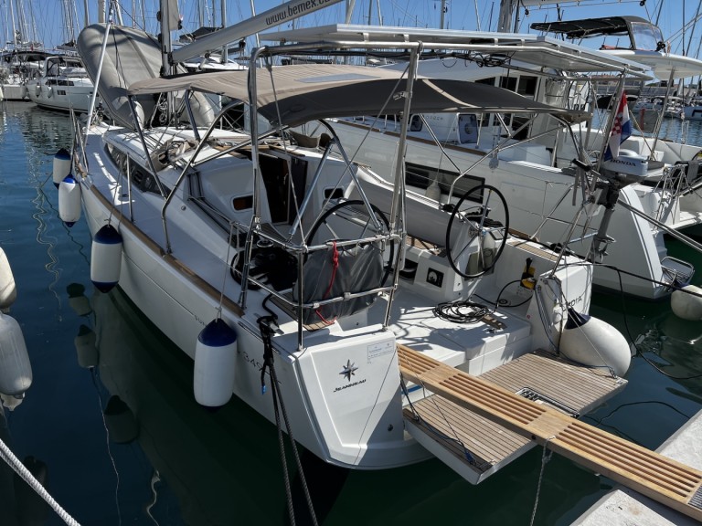 Hire a Jeanneau Sun Odyssey 349 Sukošan