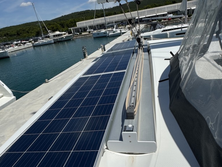 Charter a Fountaine Pajot Isla 40 in Sukošan on Samboat