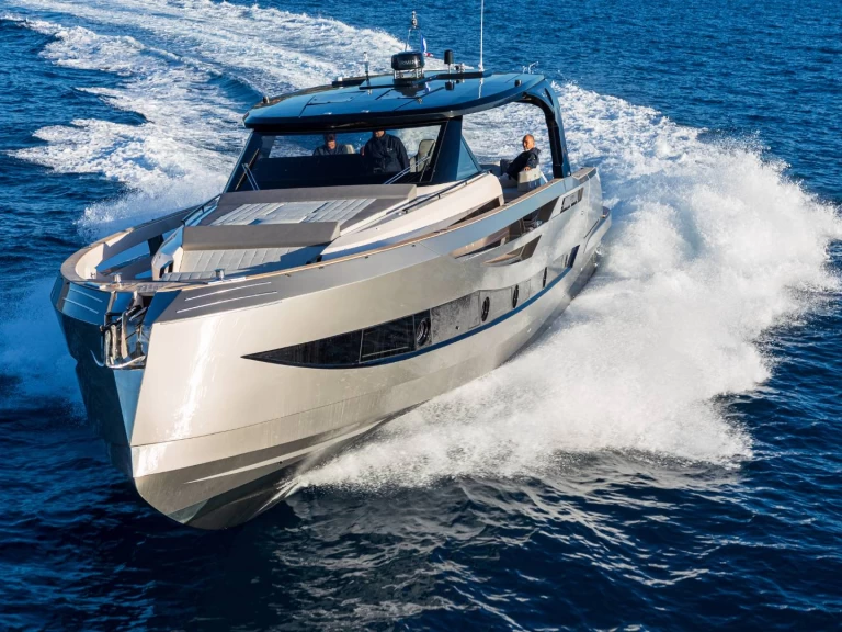 Motorboat hire in Saint-Tropez - Cayman 540 WA