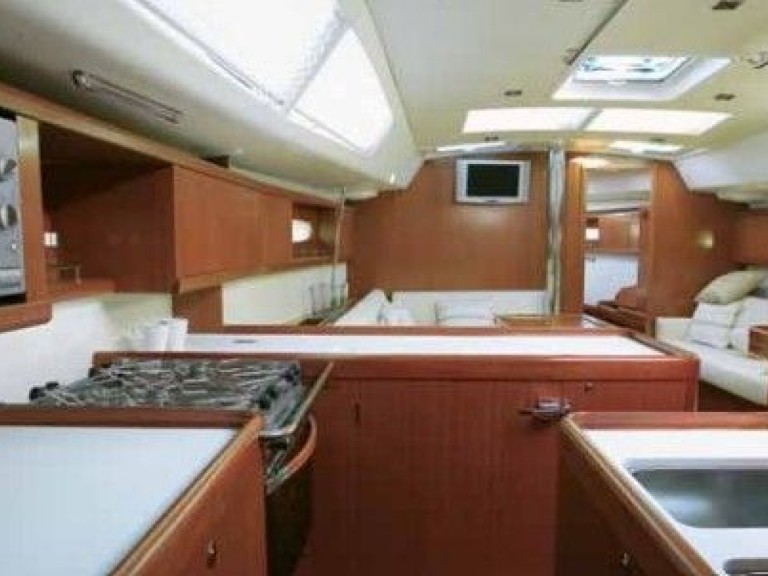Sailboat hire in Saint-Cyprien - Bénéteau Oceanis 46