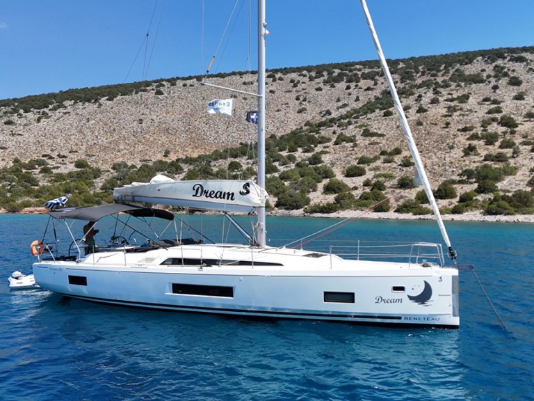 Sailboat hire in Alimos - Bénéteau Oceanis 46.1