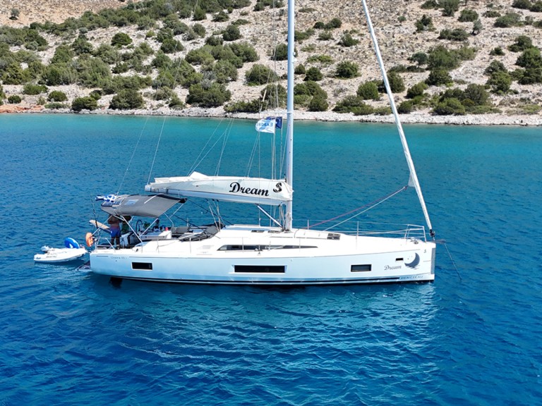 Hire a Bénéteau Oceanis 46.1 Alimos