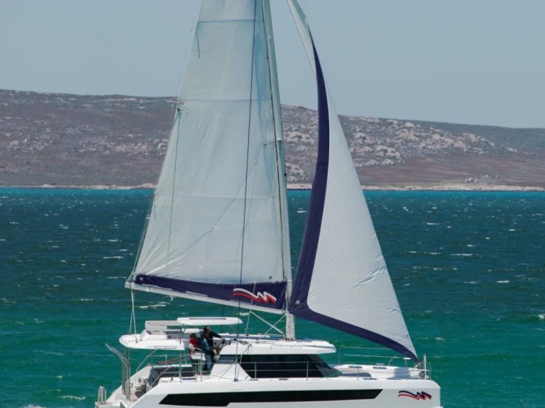 Catamaran hire in Antigua - Leopard Leopard 42