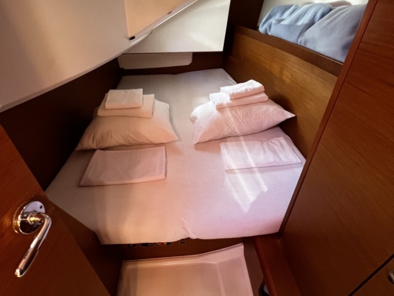 Yacht hire Sukošan cheap Sun Odyssey 349