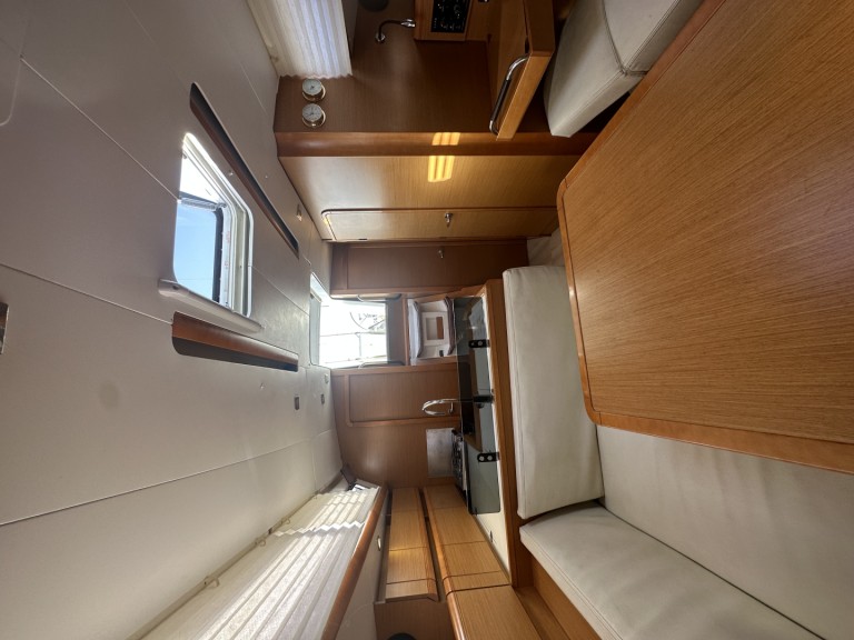 Hire Sailboat with or without skipper Jeanneau Alimos