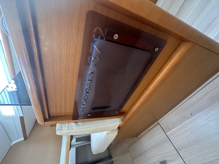 Sailboat to hire Alimos at the best price