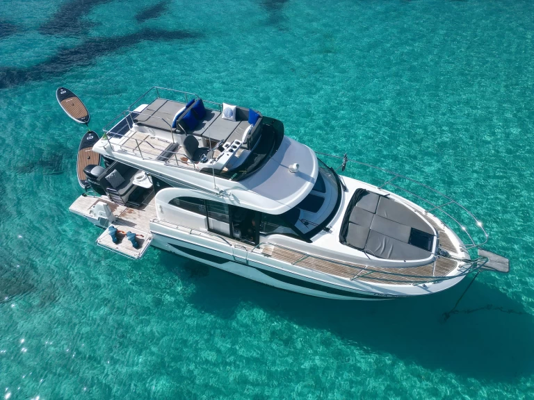 Hire Motorboat with or without skipper Bénéteau Portisco