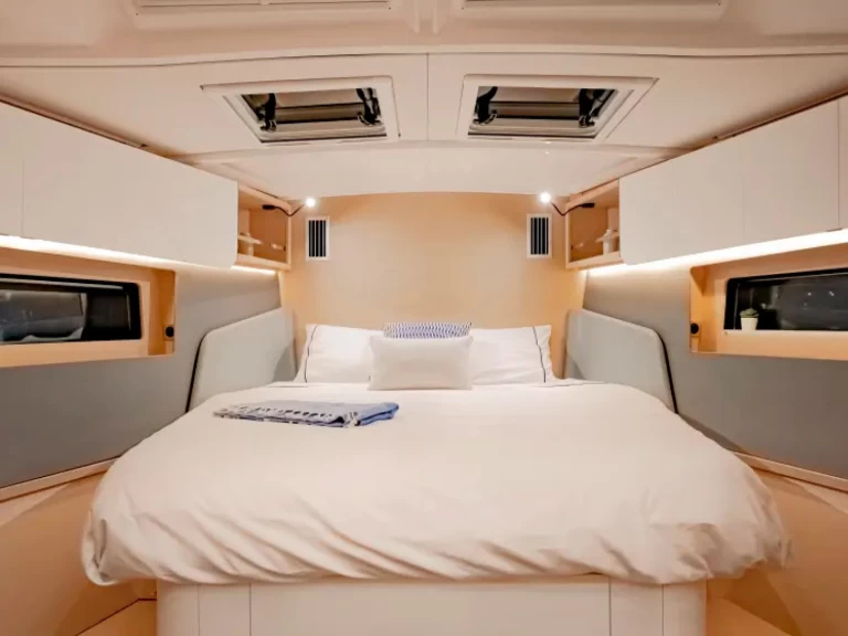 Sailboat to hire Road Town at the best price