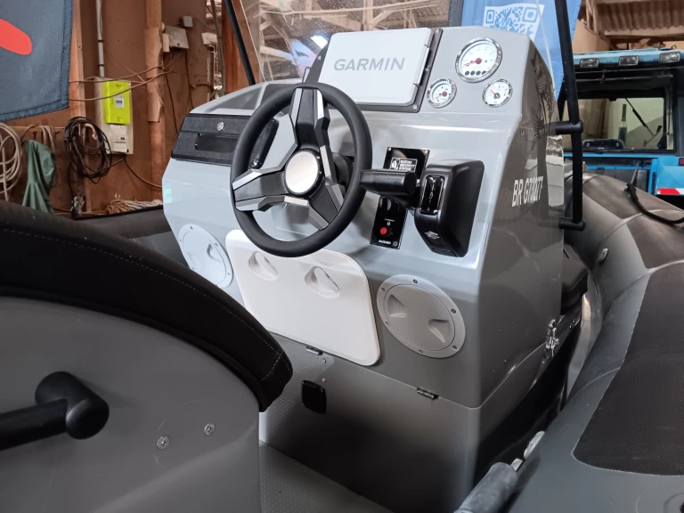 Hire a Adventure Vesta 610 Comfort Landéda