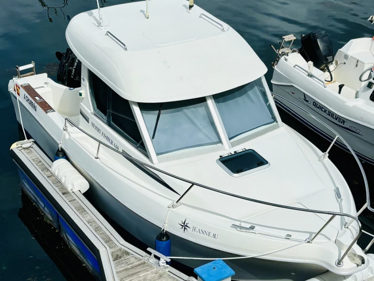 Motorboat to hire Sada at the best price