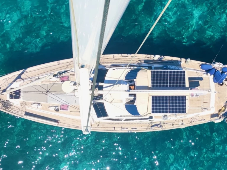 Hire Sailboat Oyster with a boat licence