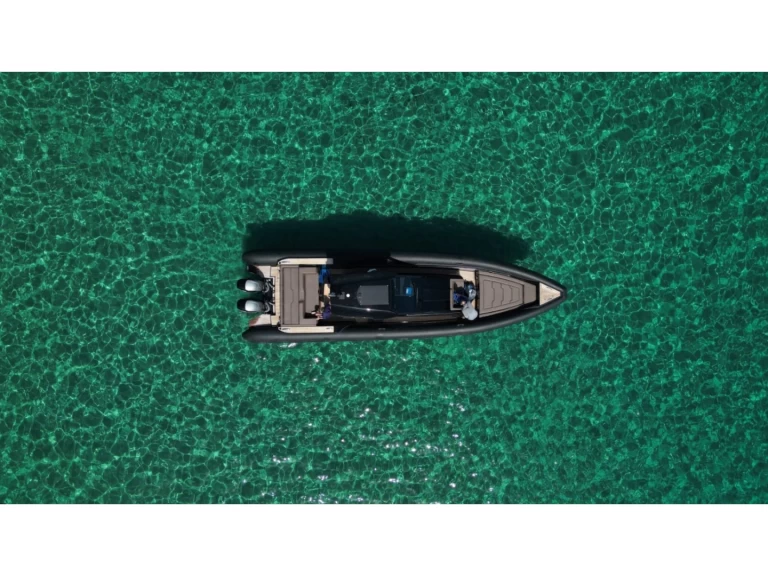 Charter a Technohull Explorer 40 in Órmos Bay on Samboat